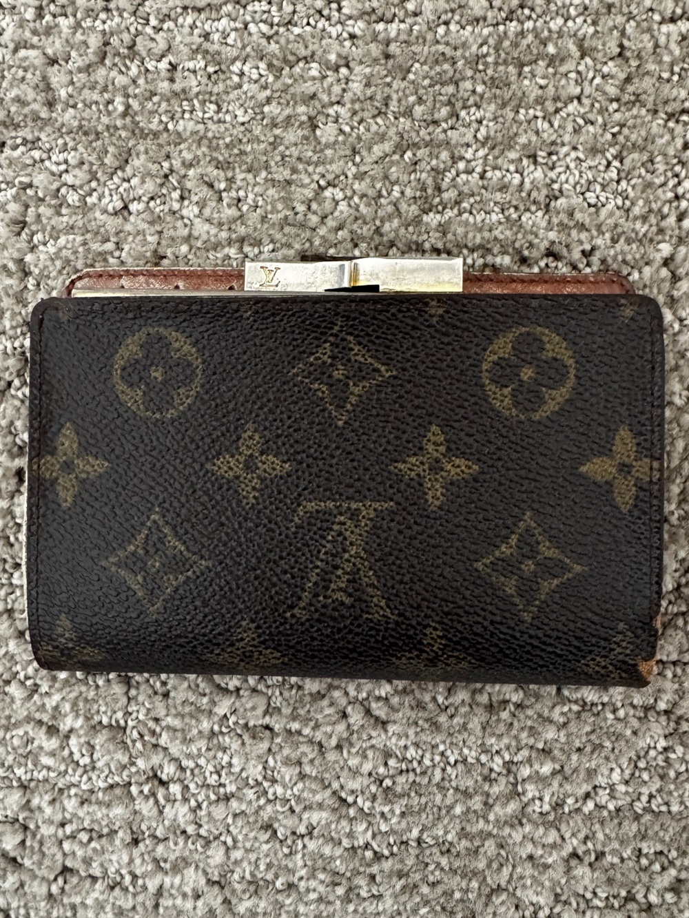 Louis Vuitton Kisslock Coin Wallet Vintage Brown Monogram Canvas
Logo - Picture 2 of 11